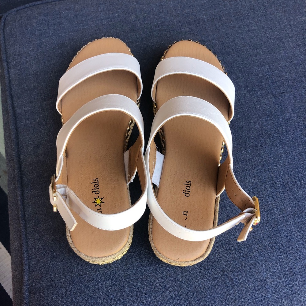 Seven Dials White Strap Stud Platform Sandals New… - image 5